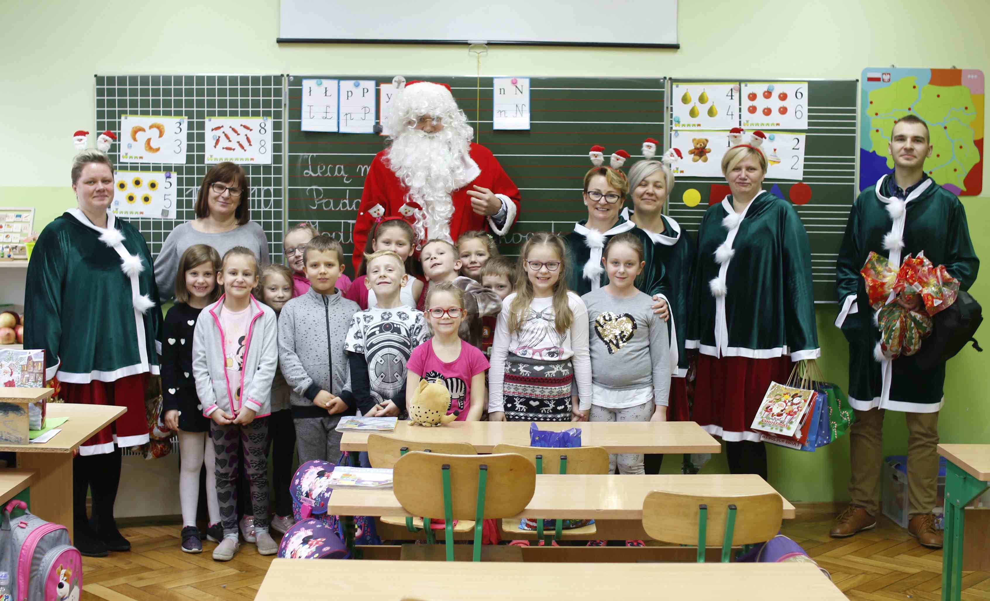 Mali mieszkańcy gminy Miłkowice obdarowani przez Mikołaja