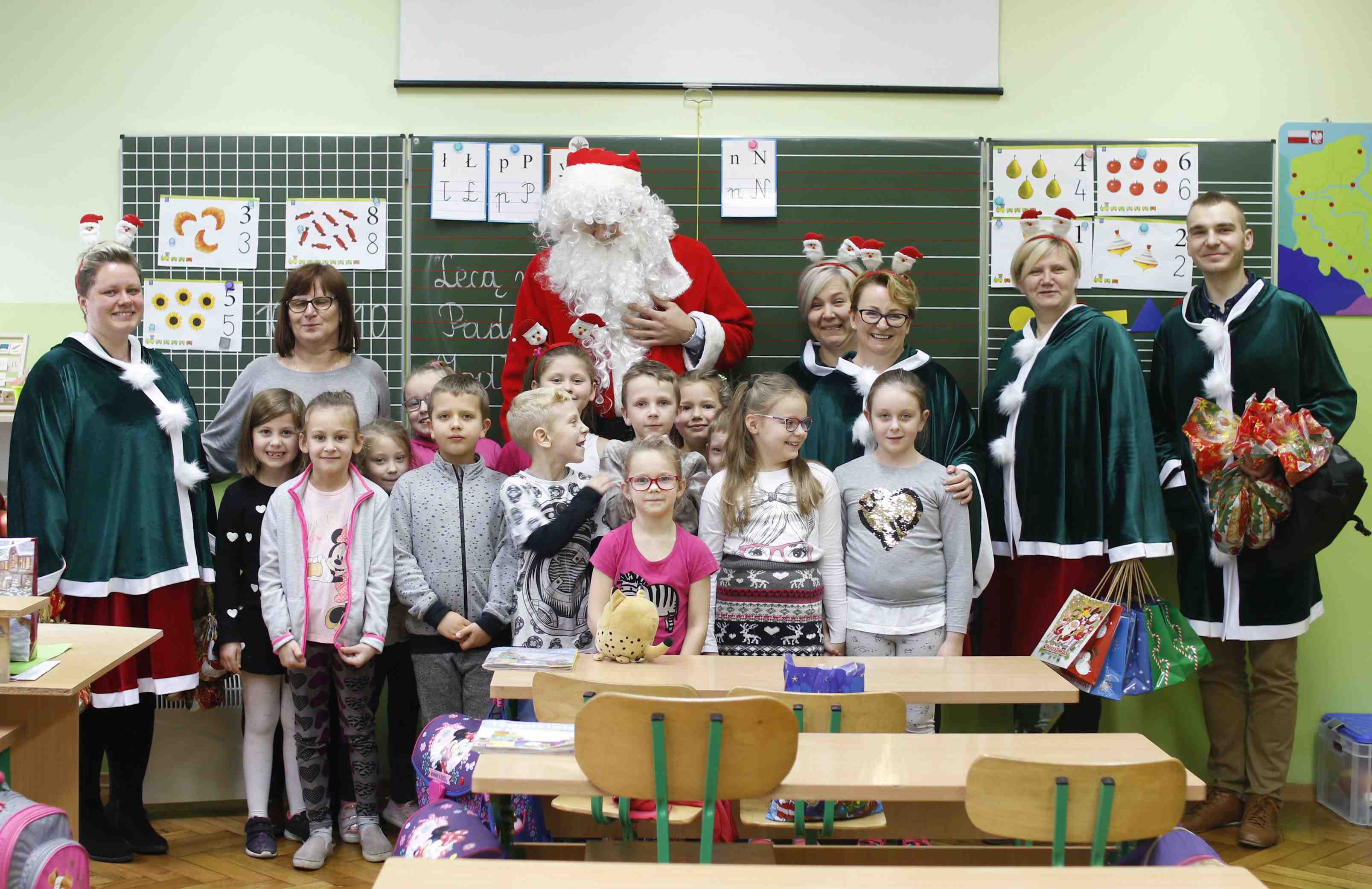 Mali mieszkańcy gminy Miłkowice obdarowani przez Mikołaja