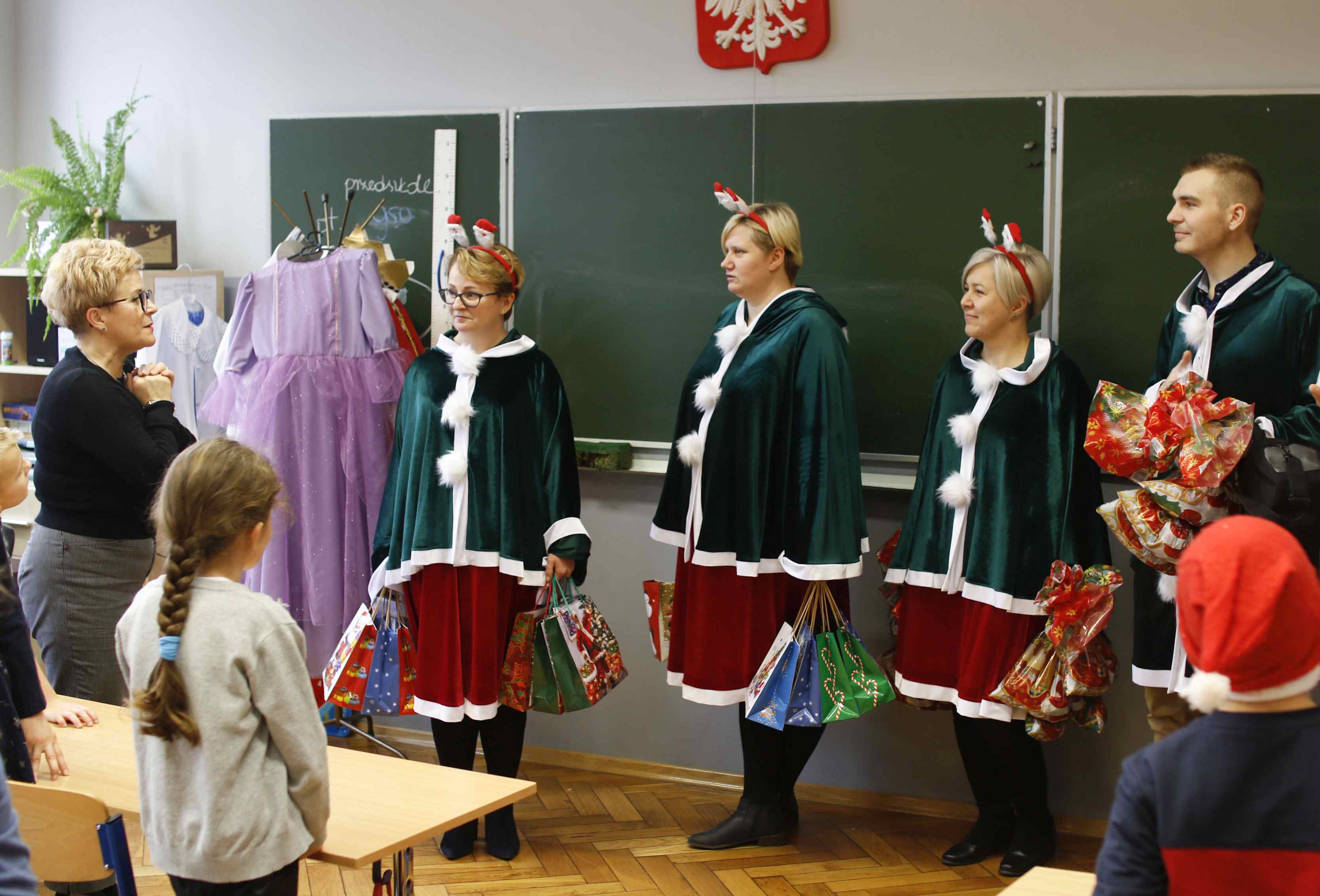 Mali mieszkańcy gminy Miłkowice obdarowani przez Mikołaja