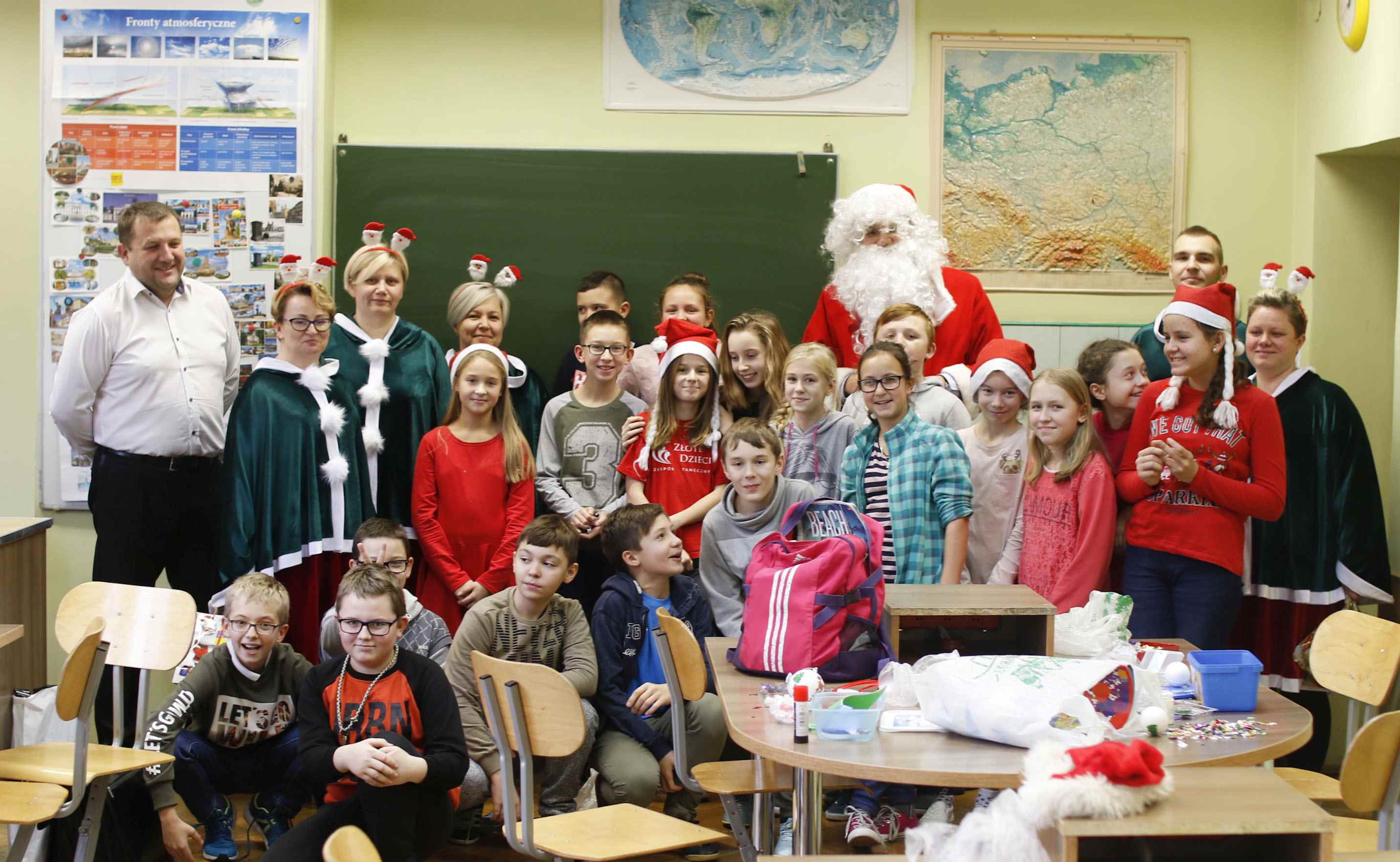Mali mieszkańcy gminy Miłkowice obdarowani przez Mikołaja