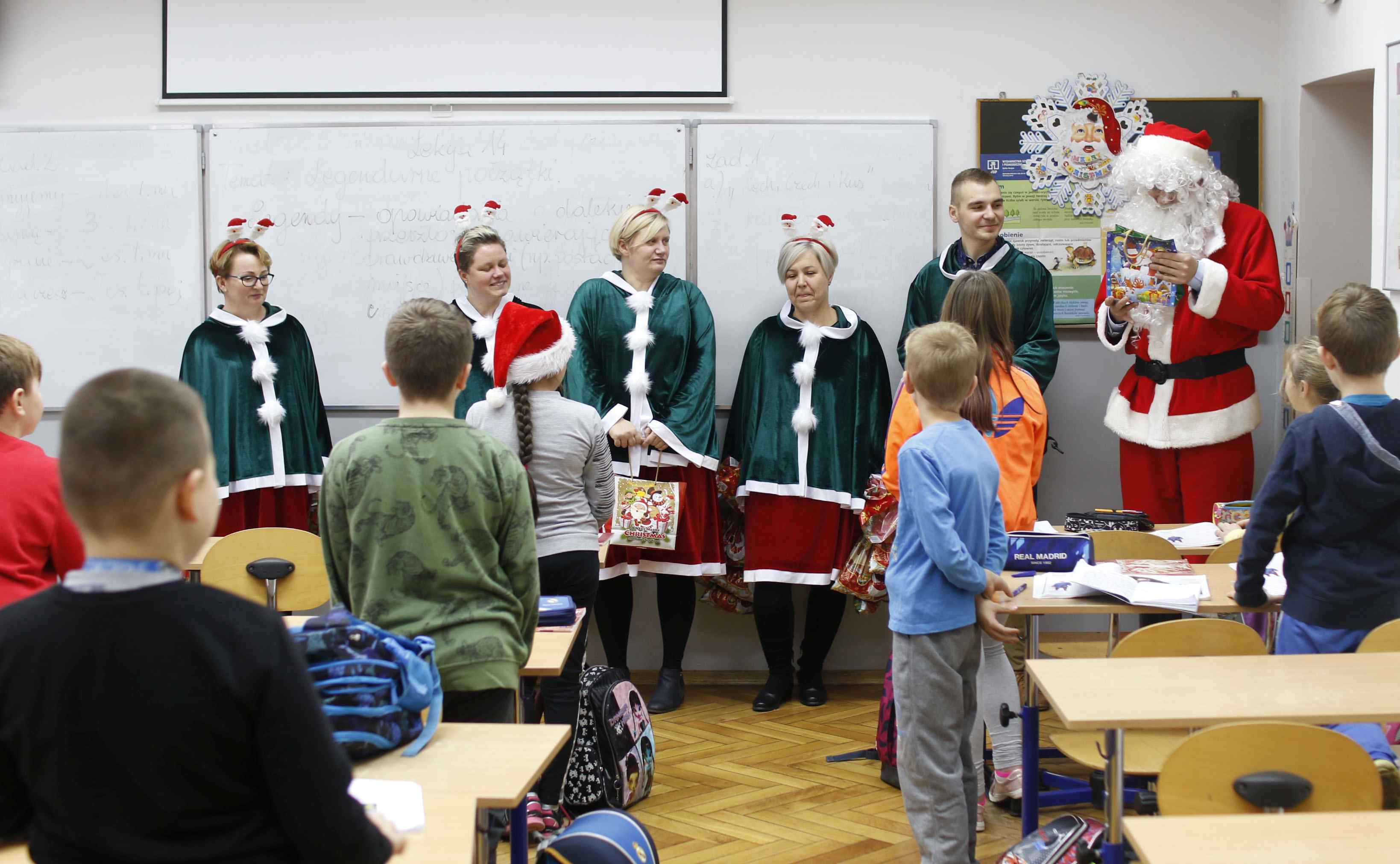 Mali mieszkańcy gminy Miłkowice obdarowani przez Mikołaja