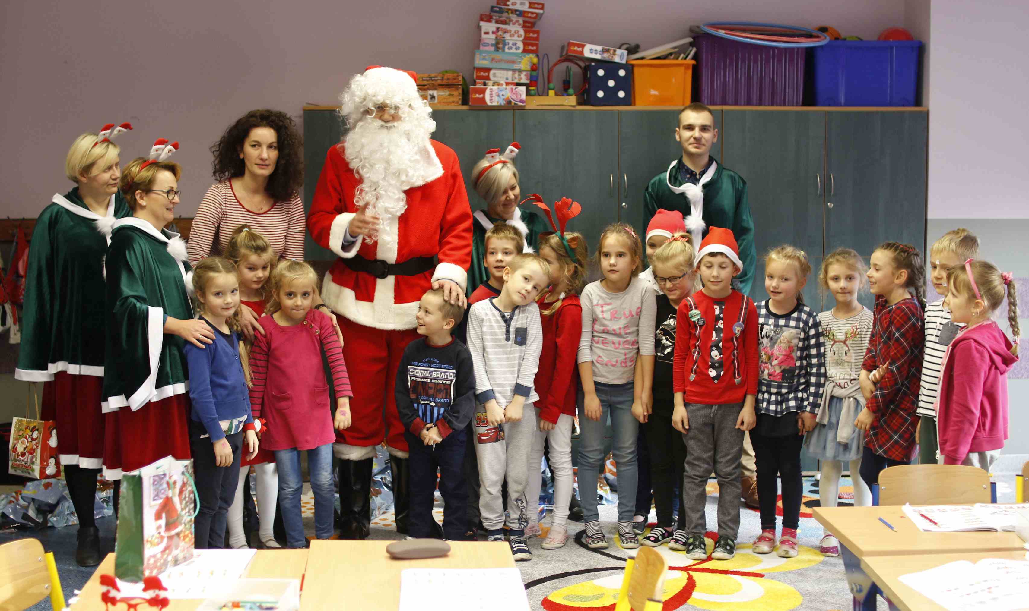 Mali mieszkańcy gminy Miłkowice obdarowani przez Mikołaja