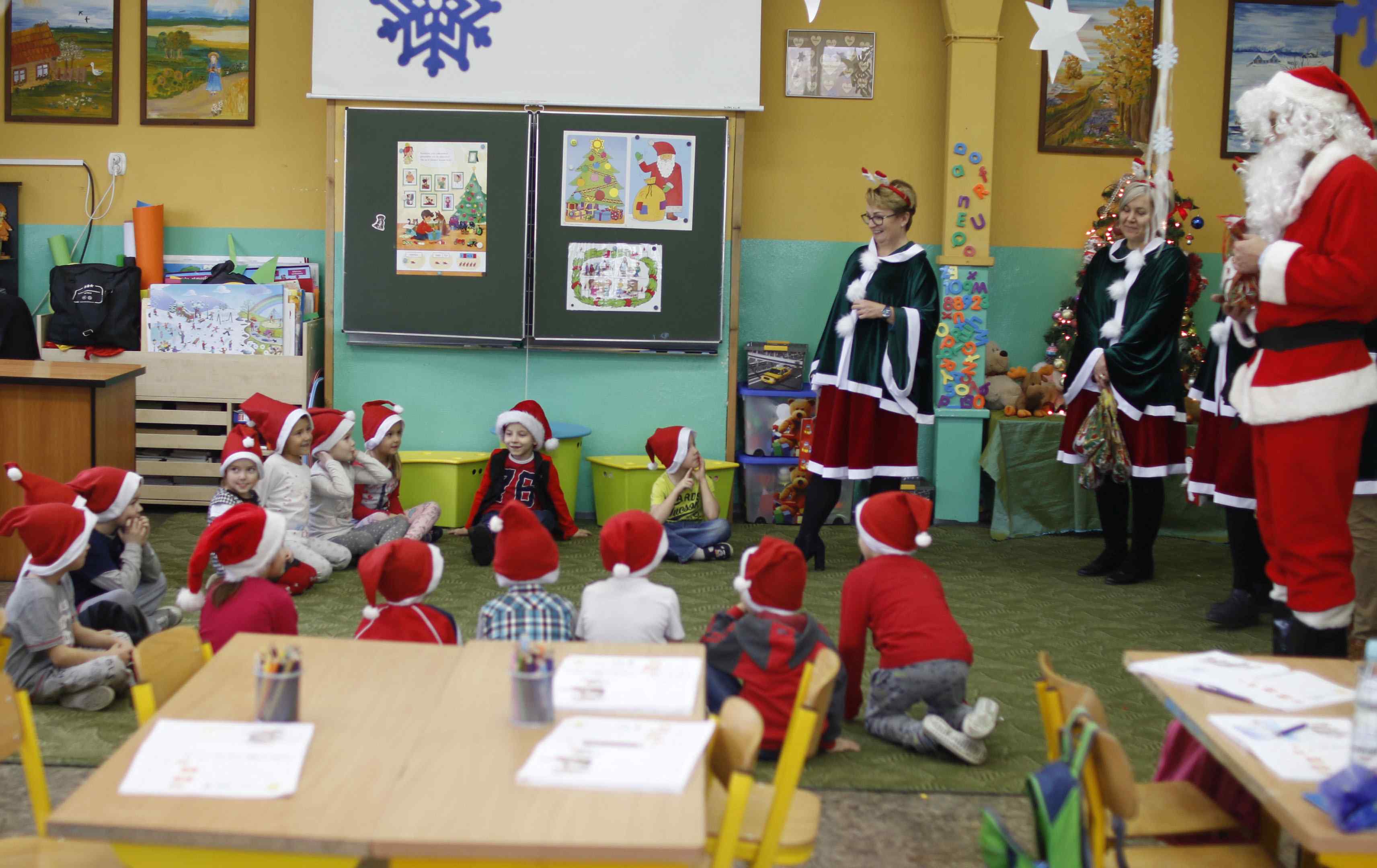Mali mieszkańcy gminy Miłkowice obdarowani przez Mikołaja