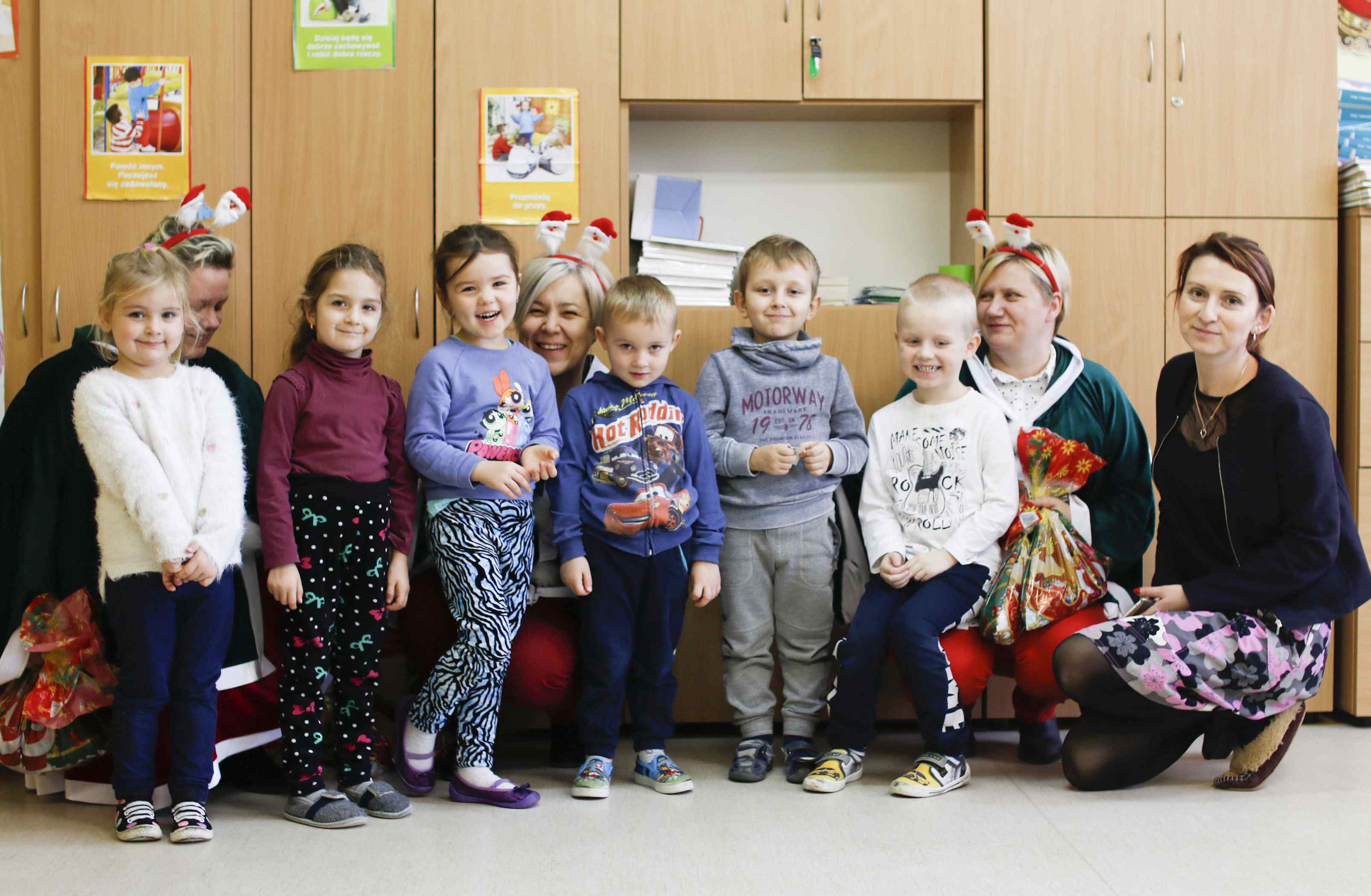 Mali mieszkańcy gminy Miłkowice obdarowani przez Mikołaja