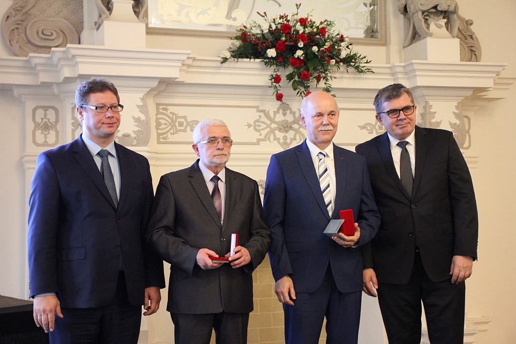 Pracownicy KGHM Zanam zostali odznaczeni z okazji Barbórki