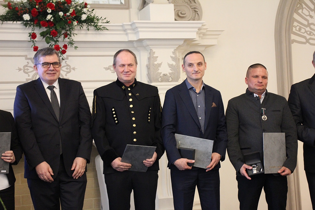 Pracownicy KGHM Zanam zostali odznaczeni z okazji Barbórki