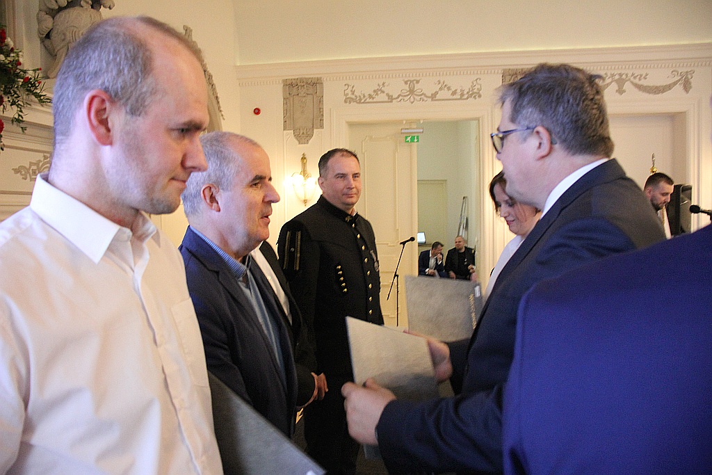 Pracownicy KGHM Zanam zostali odznaczeni z okazji Barbórki