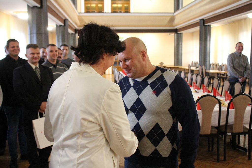 Honorowi dawcy z Hutniczej Krwi otrzymali odznaczenia i nagrody