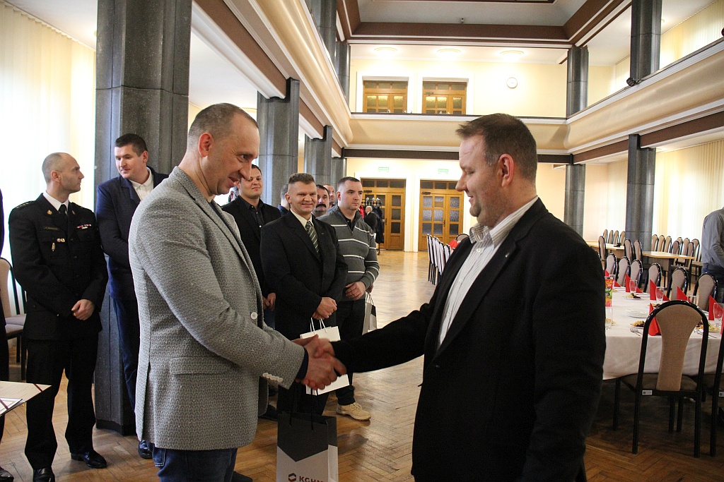 Honorowi dawcy z Hutniczej Krwi otrzymali odznaczenia i nagrody