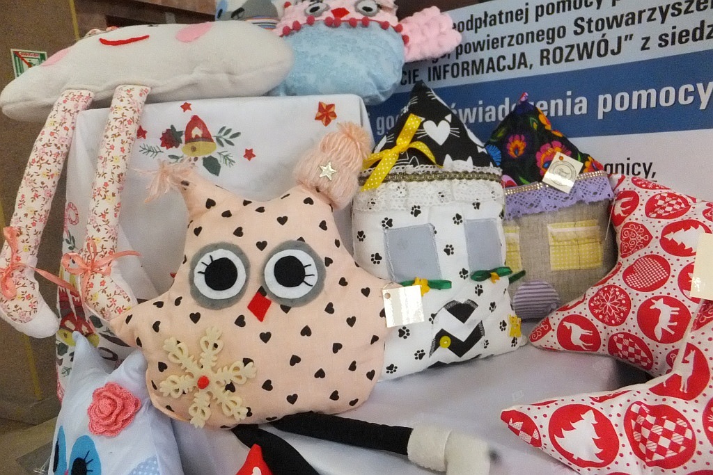 W starostwie odbywa się kiermasz świątecznych dekoracji