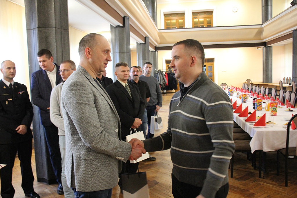 Honorowi dawcy z Hutniczej Krwi otrzymali odznaczenia i nagrody