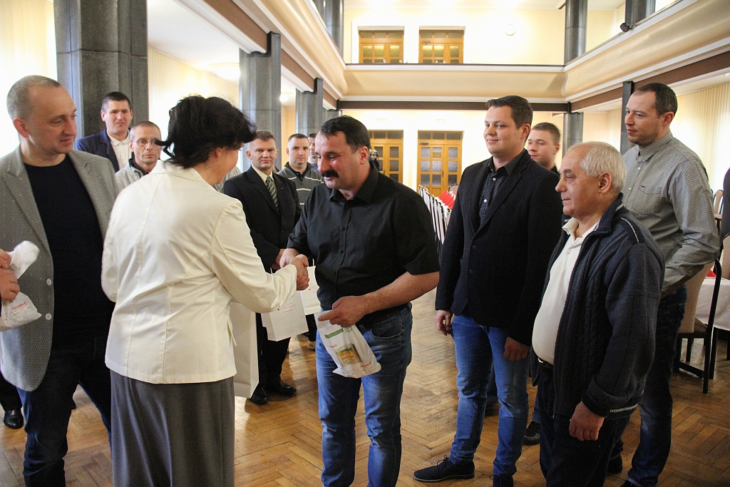 Honorowi dawcy z Hutniczej Krwi otrzymali odznaczenia i nagrody