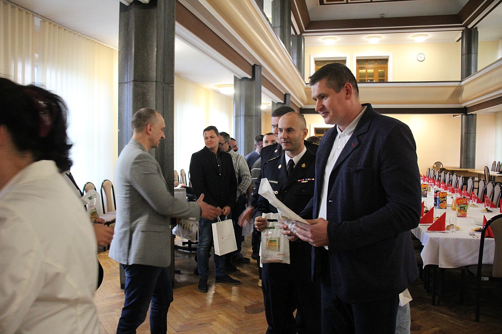Honorowi dawcy z Hutniczej Krwi otrzymali odznaczenia i nagrody