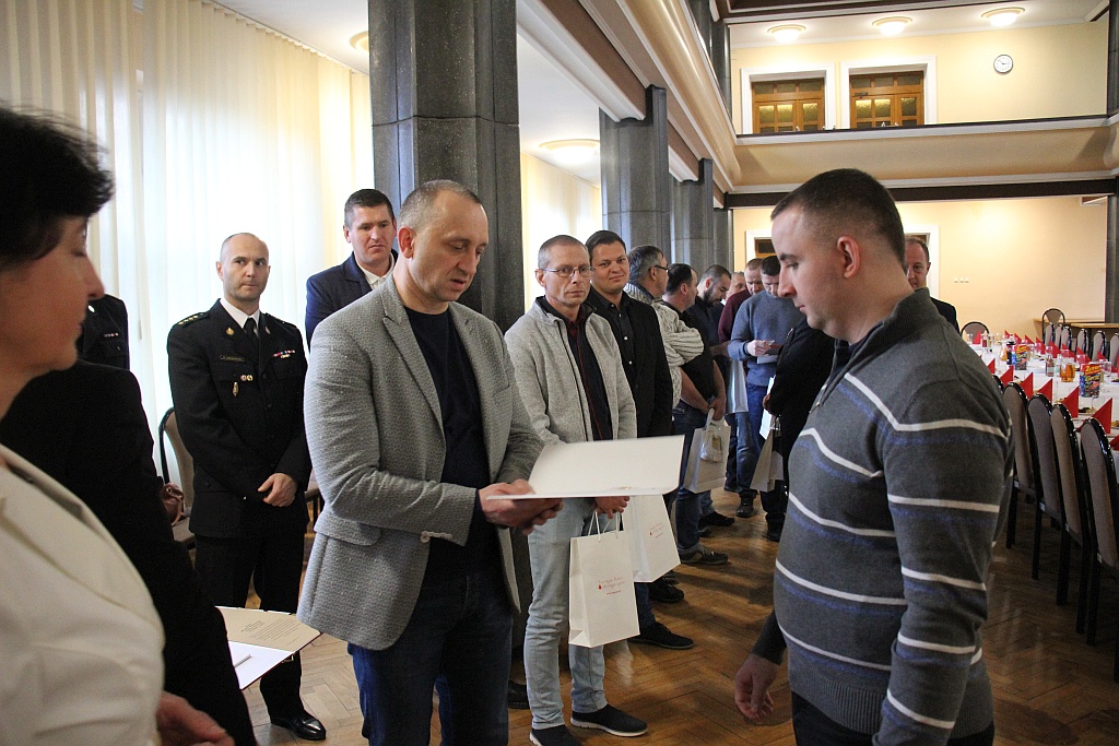 Honorowi dawcy z Hutniczej Krwi otrzymali odznaczenia i nagrody