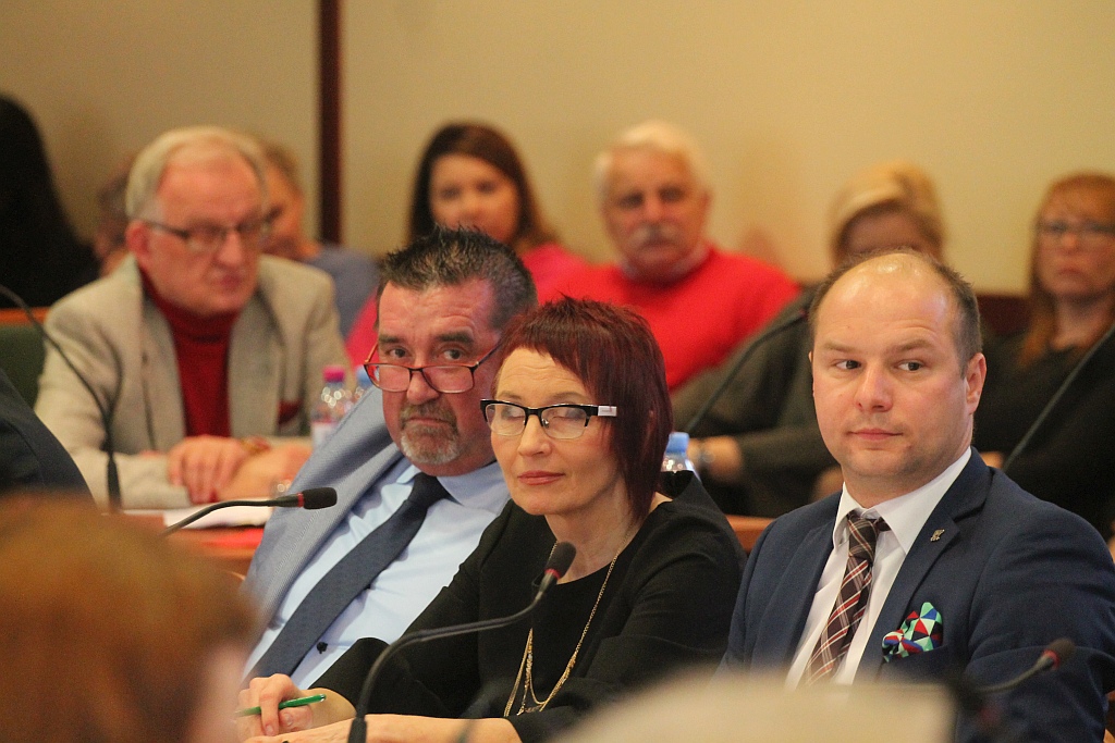 Radni przyjęli budżet na trzeciej w tym roku sesji