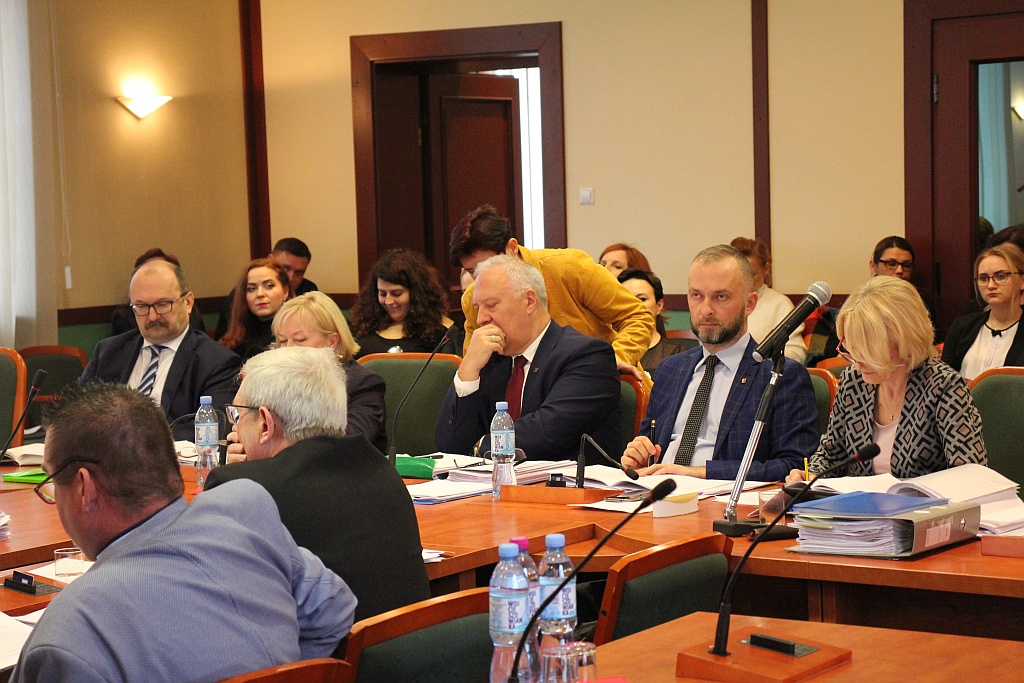 Radni przyjęli budżet na trzeciej w tym roku sesji