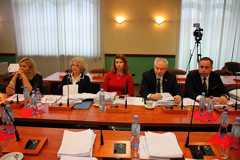 Radni przyjęli budżet na trzeciej w tym roku sesji