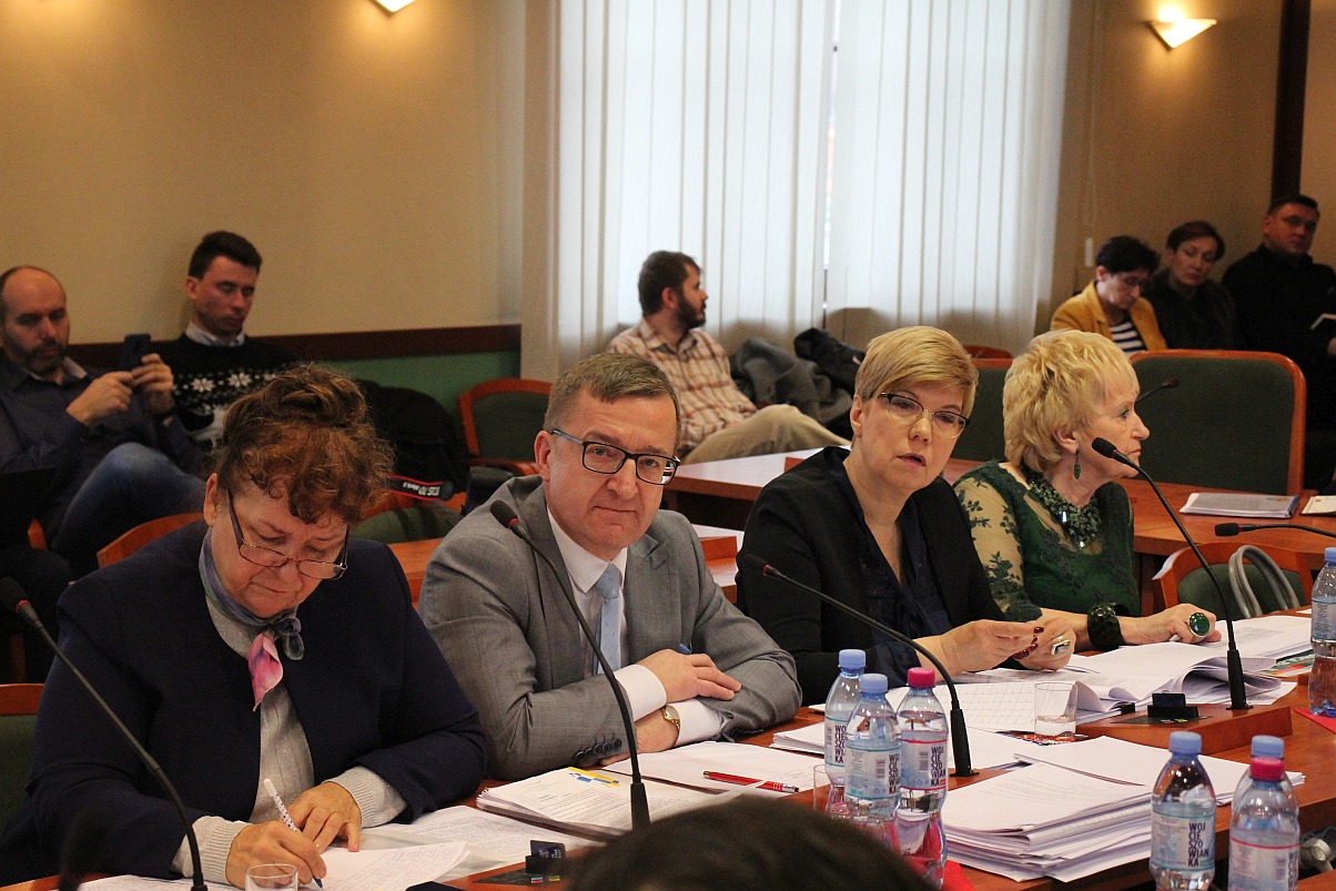 Radni przyjęli budżet na trzeciej w tym roku sesji