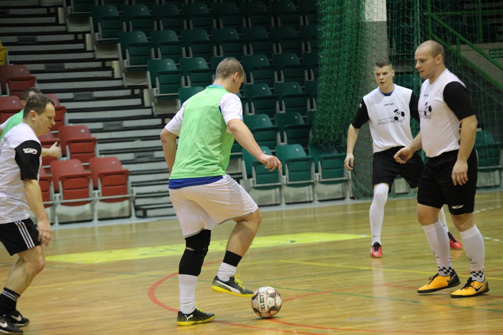 Legnicka Liga Halowa: Piąta kolejka pełna futsalowych emocji