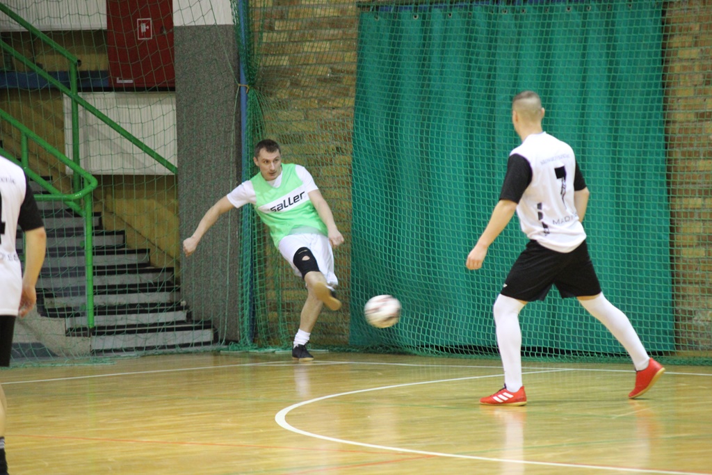 Legnicka Liga Halowa: Piąta kolejka pełna futsalowych emocji
