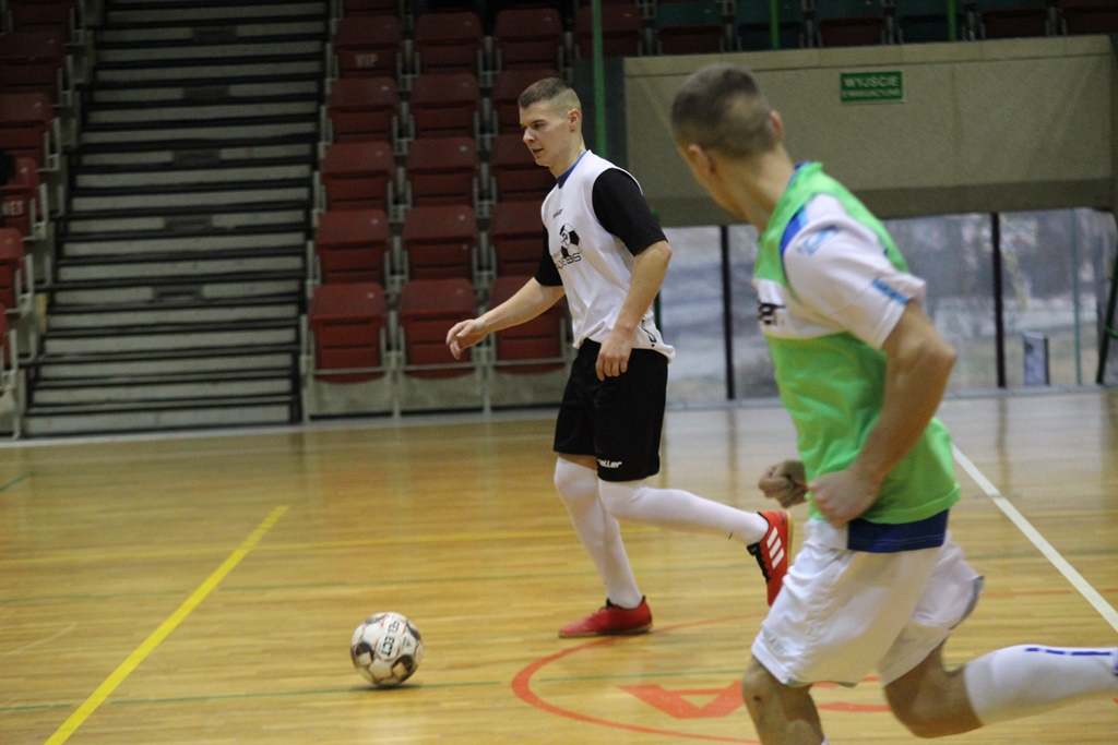 Legnicka Liga Halowa: Piąta kolejka pełna futsalowych emocji