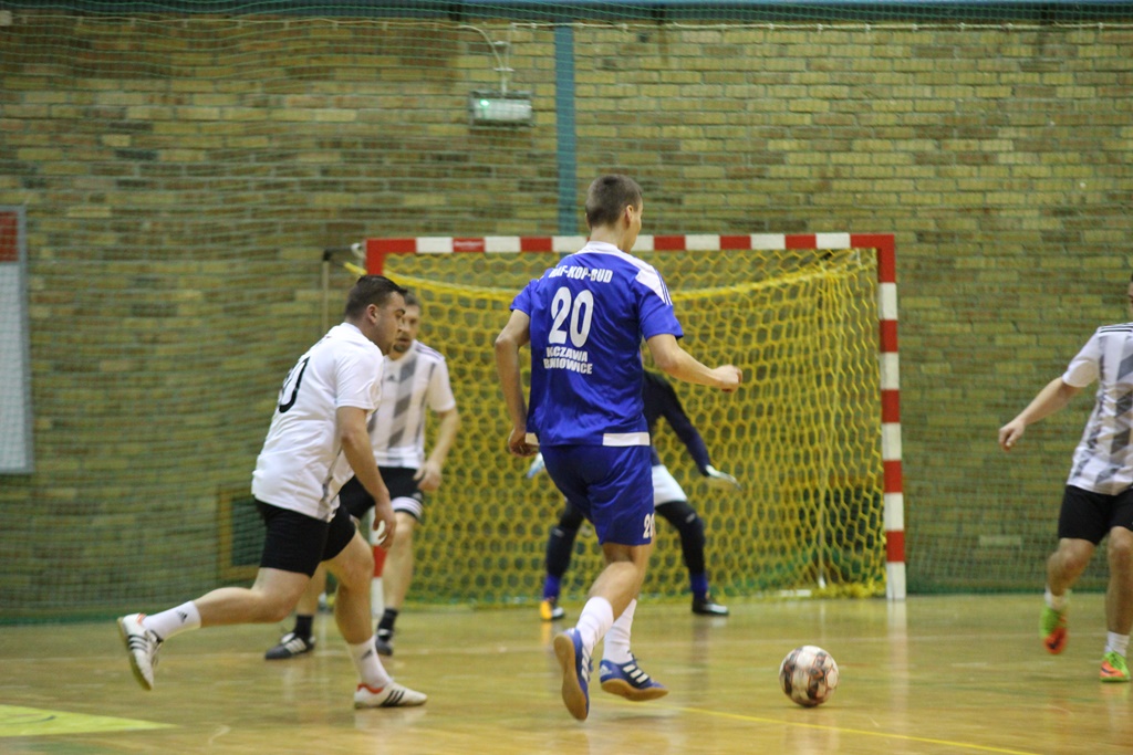 Legnicka Liga Halowa: Piąta kolejka pełna futsalowych emocji