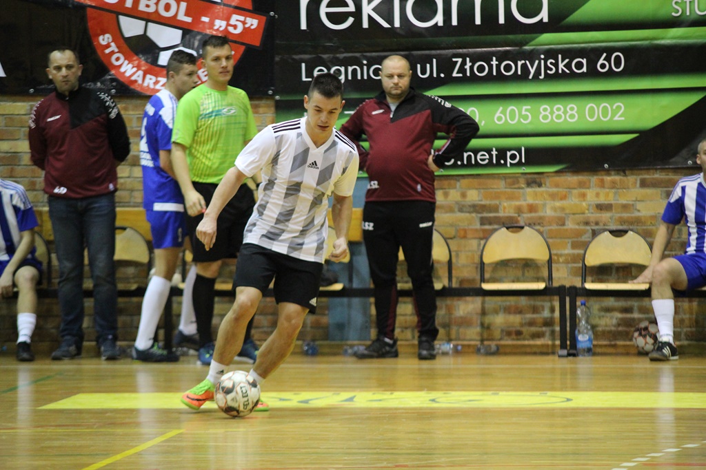 Legnicka Liga Halowa: Piąta kolejka pełna futsalowych emocji
