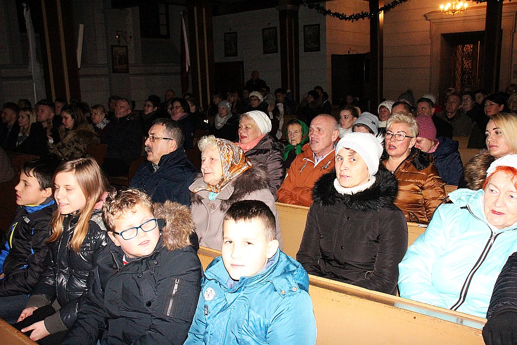 Mieszkańcy Koskowic w zadumie pożegnali mijający rok