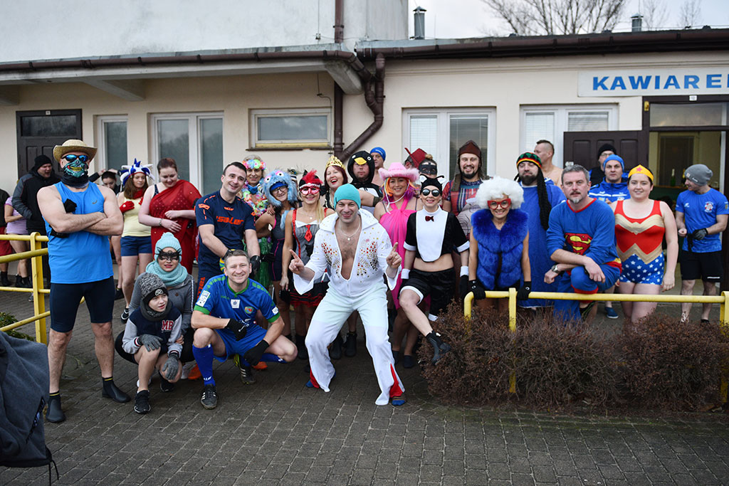 Legnickie Morsy zanurzyły się w noworoczne popołudnie