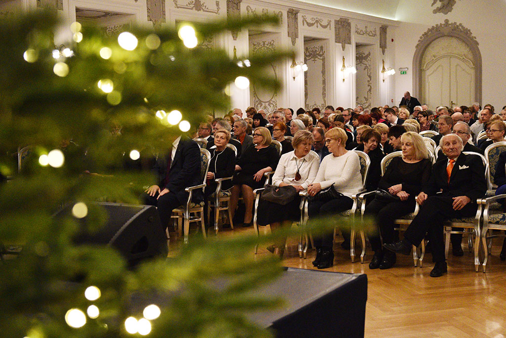 Śpiewnym językiem miłości legniczanie wkroczyli w nowy rok