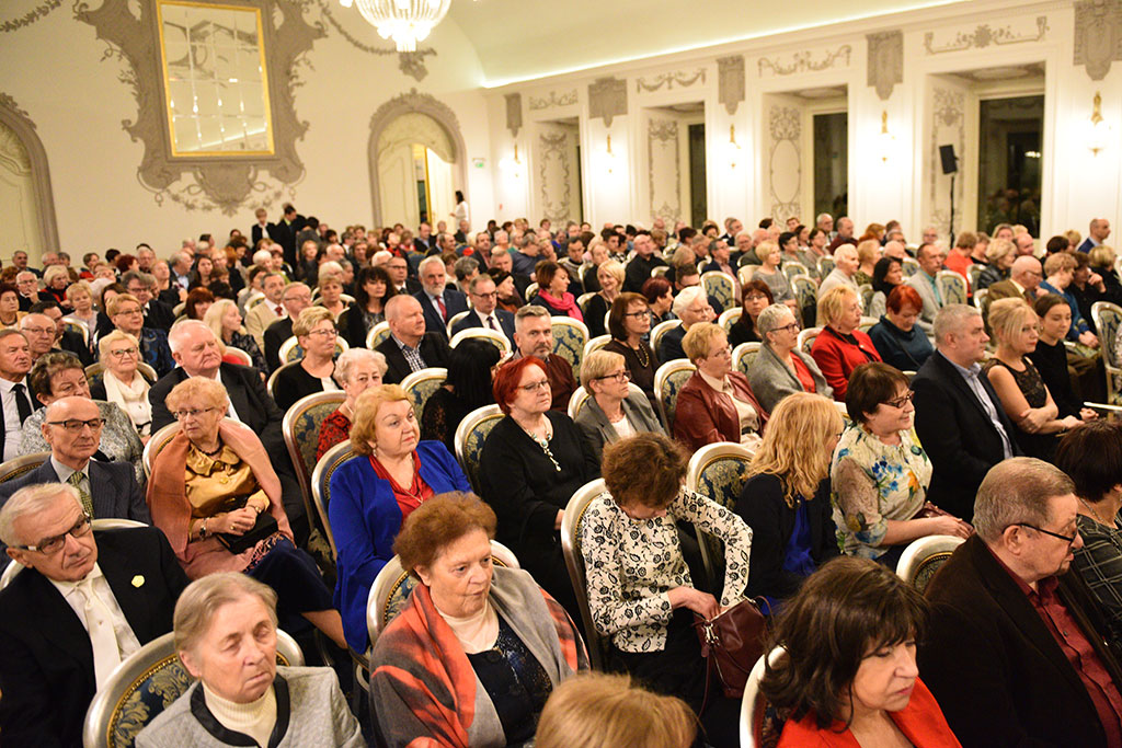 Śpiewnym językiem miłości legniczanie wkroczyli w nowy rok