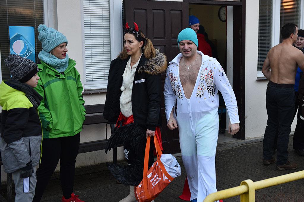 Legnickie Morsy zanurzyły się w noworoczne popołudnie