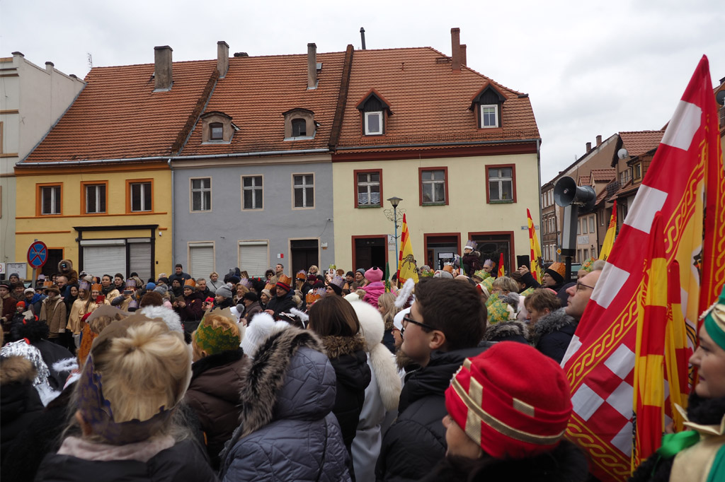 Orszak Trzech Króli zakończył się w prochowickim Rynku