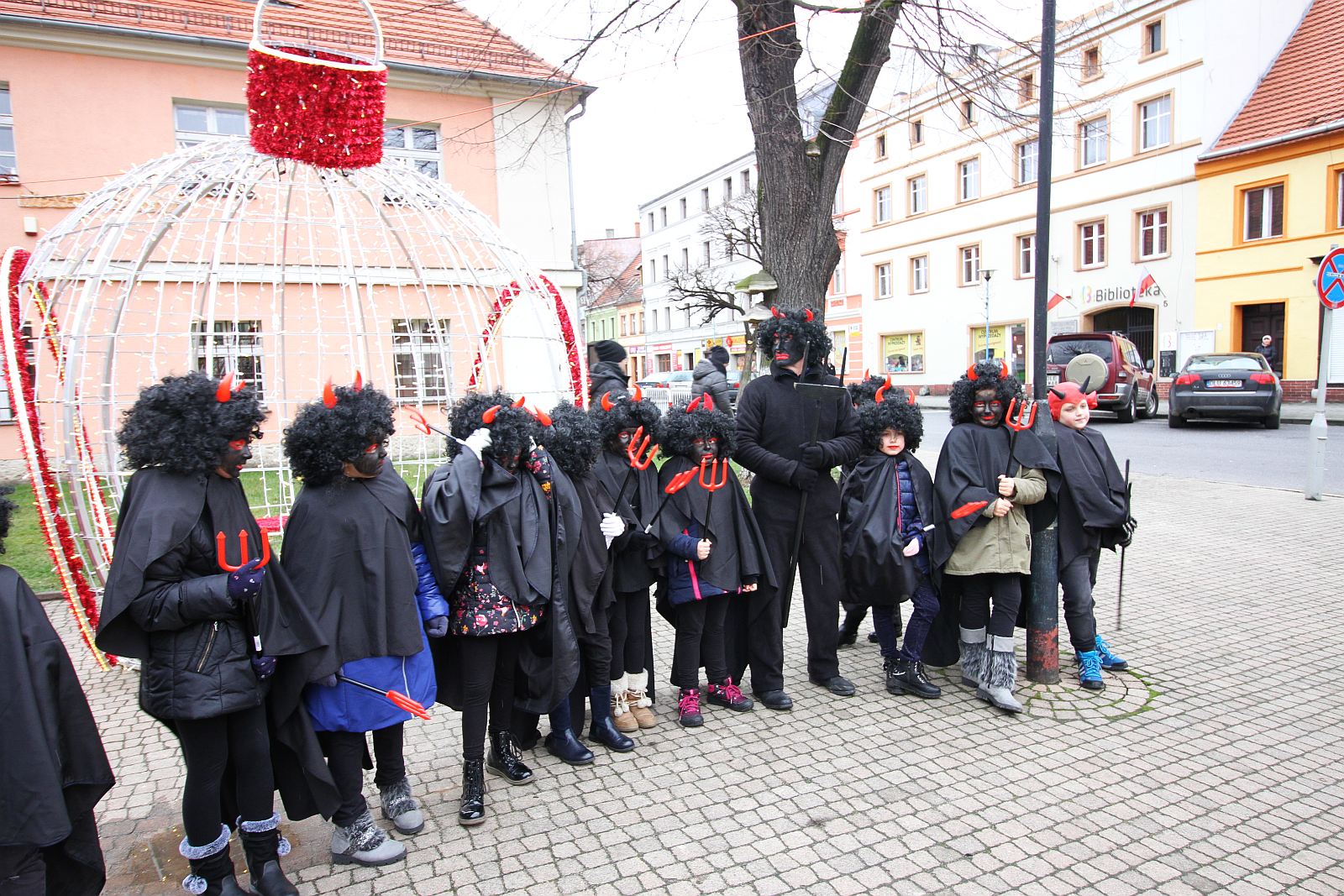 Orszak Trzech Króli zakończył się w prochowickim Rynku