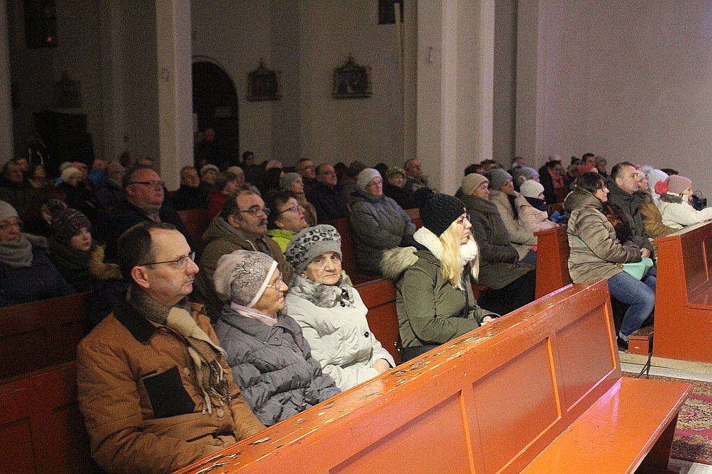 Kapela Góralska Antoniego Gluzy w kościele na Piekarach