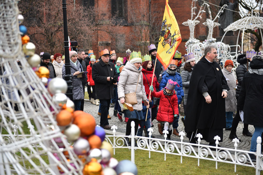 Ulicami Legnicy przeszedł Orszak Trzech Króli