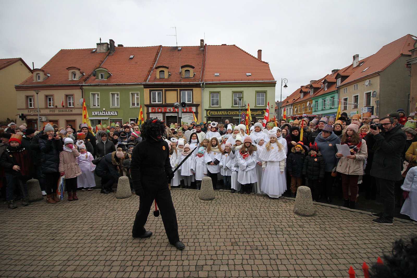 Orszak Trzech Króli zakończył się w prochowickim Rynku