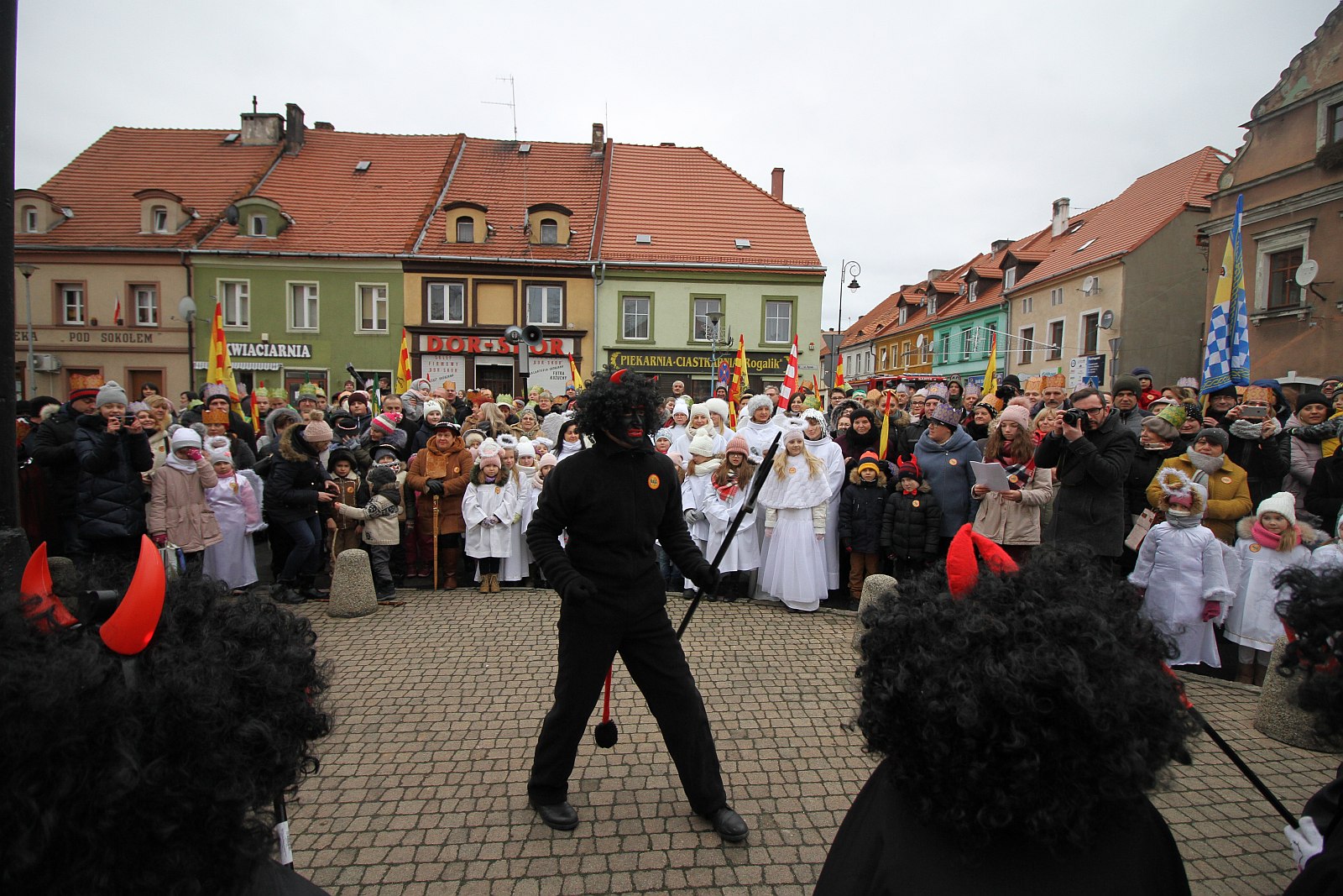 Orszak Trzech Króli zakończył się w prochowickim Rynku