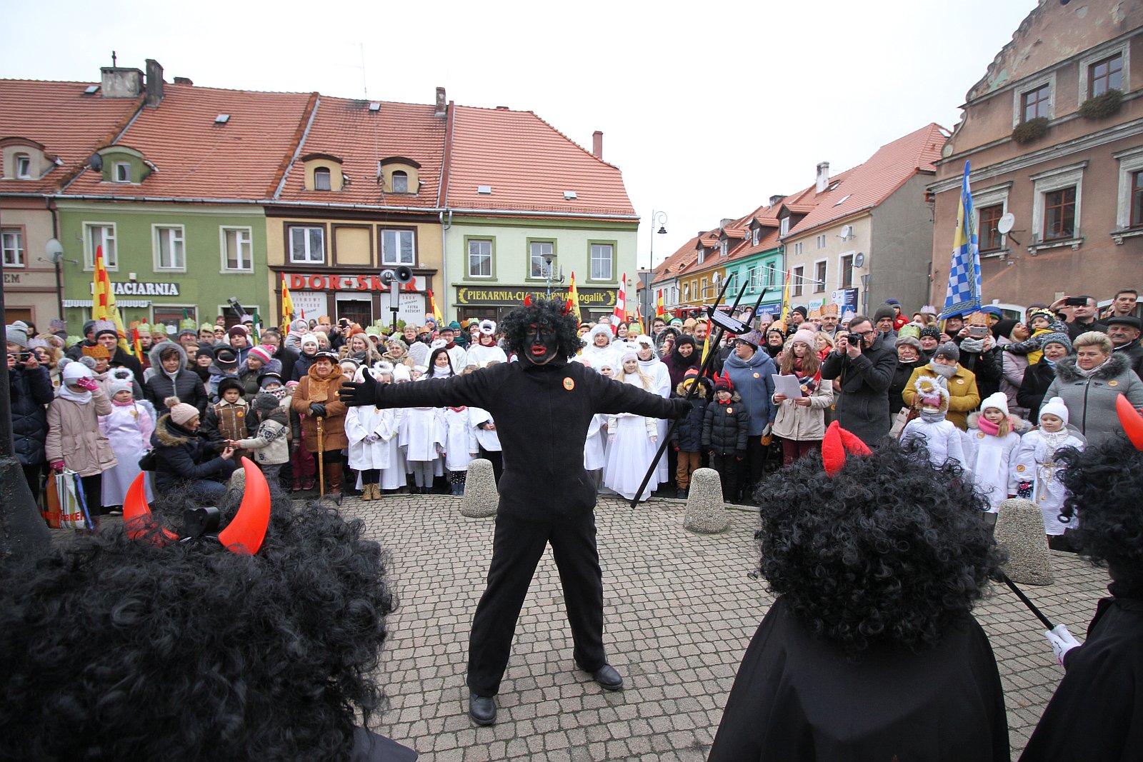 Orszak Trzech Króli zakończył się w prochowickim Rynku