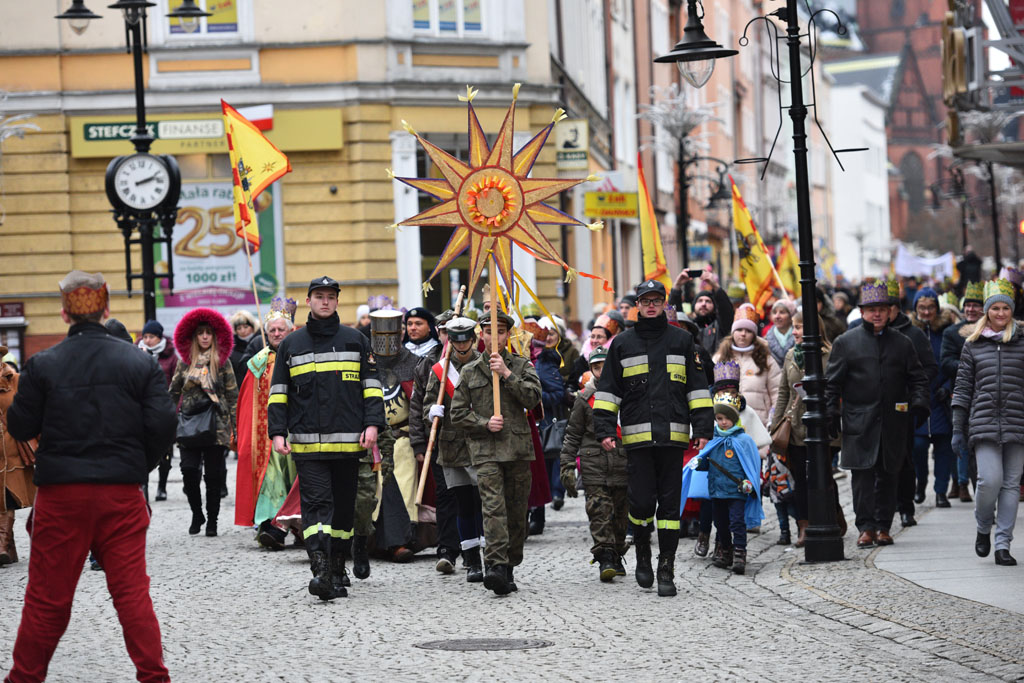 Ulicami Legnicy przeszedł Orszak Trzech Króli