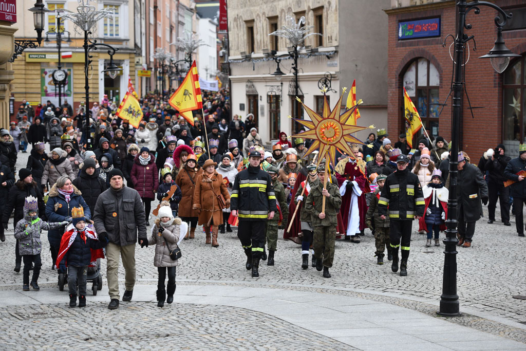 Ulicami Legnicy przeszedł Orszak Trzech Króli
