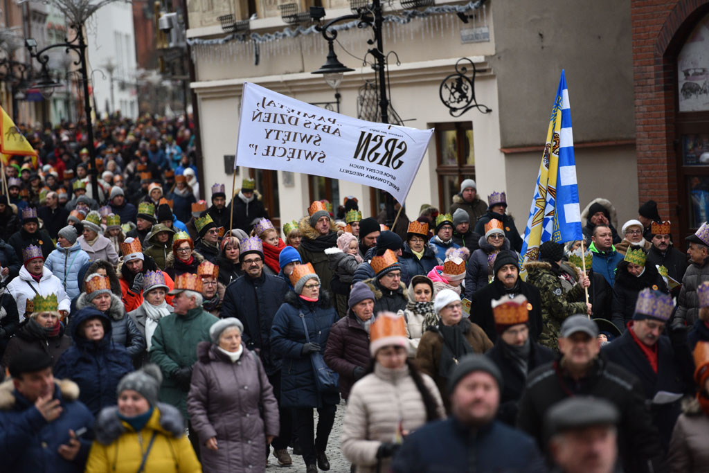 Ulicami Legnicy przeszedł Orszak Trzech Króli