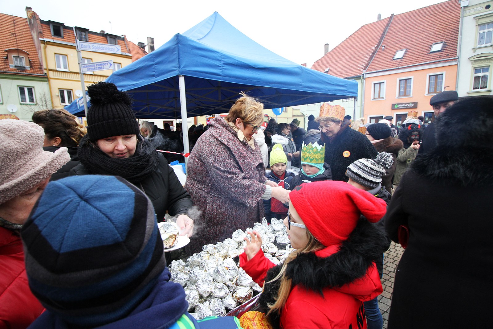 Orszak Trzech Króli zakończył się w prochowickim Rynku