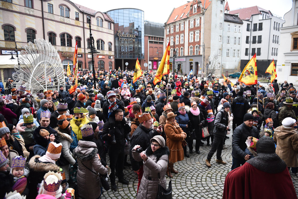 Ulicami Legnicy przeszedł Orszak Trzech Króli