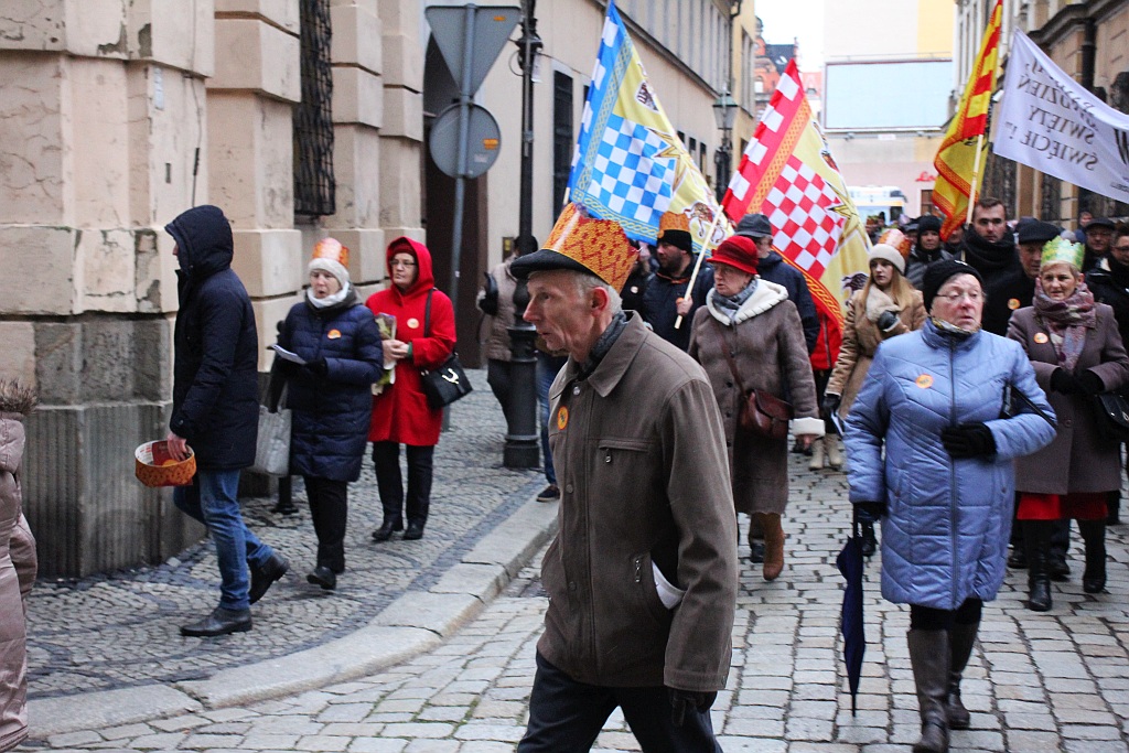 Ulicami Legnicy przeszedł Orszak Trzech Króli