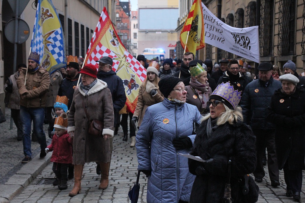 Ulicami Legnicy przeszedł Orszak Trzech Króli