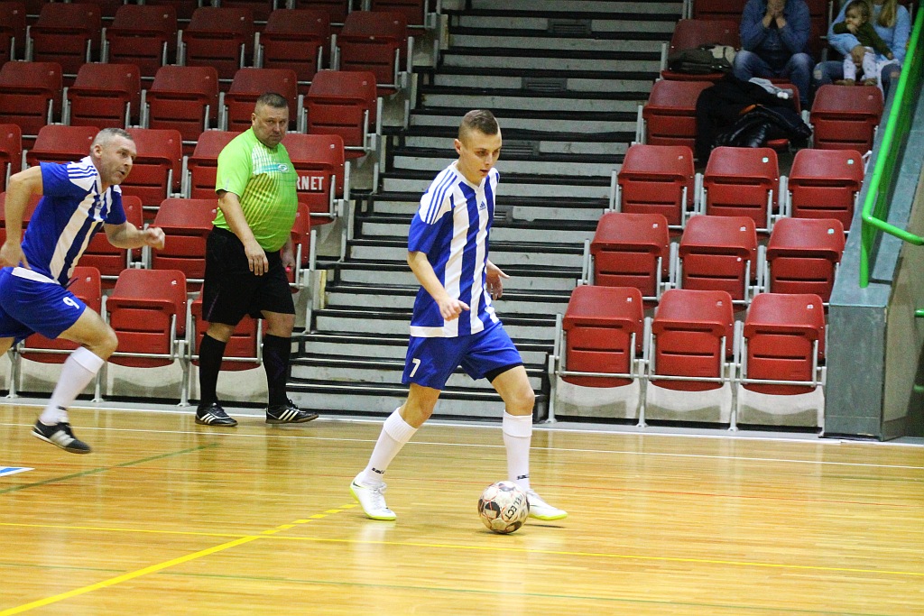 Legnicka Liga Halowa: mistrz wrócił na zwycięską ścieżkę