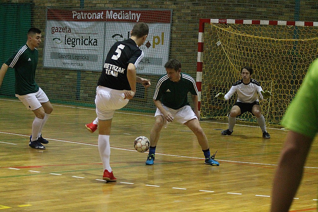 Legnicka Liga Halowa: mistrz wrócił na zwycięską ścieżkę