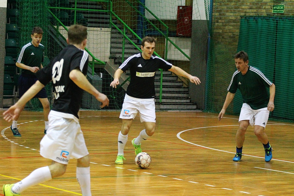 Legnicka Liga Halowa: mistrz wrócił na zwycięską ścieżkę