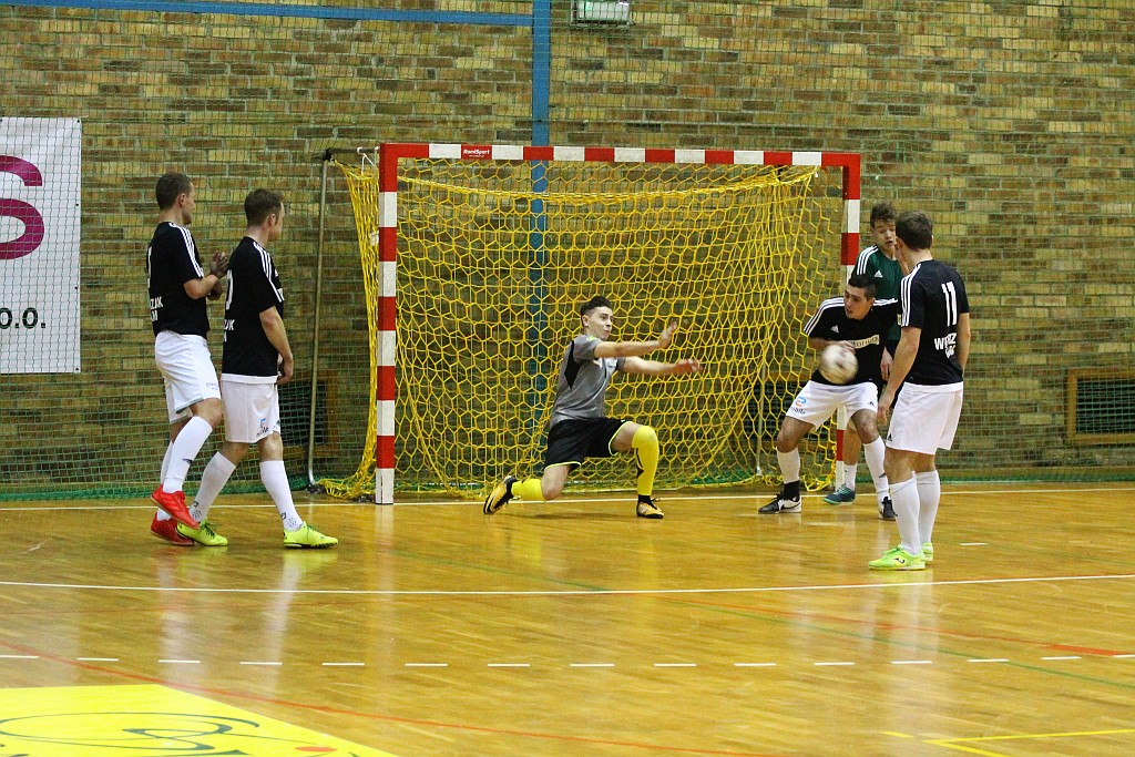 Legnicka Liga Halowa: mistrz wrócił na zwycięską ścieżkę